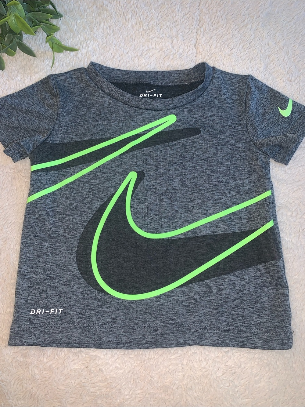 Nike Dri-Fit Gray Neon Green T-shirt 18M Boys EUC